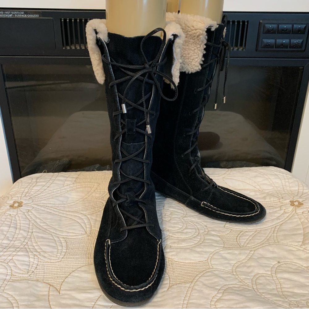 Sperry suede and Sherpa 8 hole moccasin boots